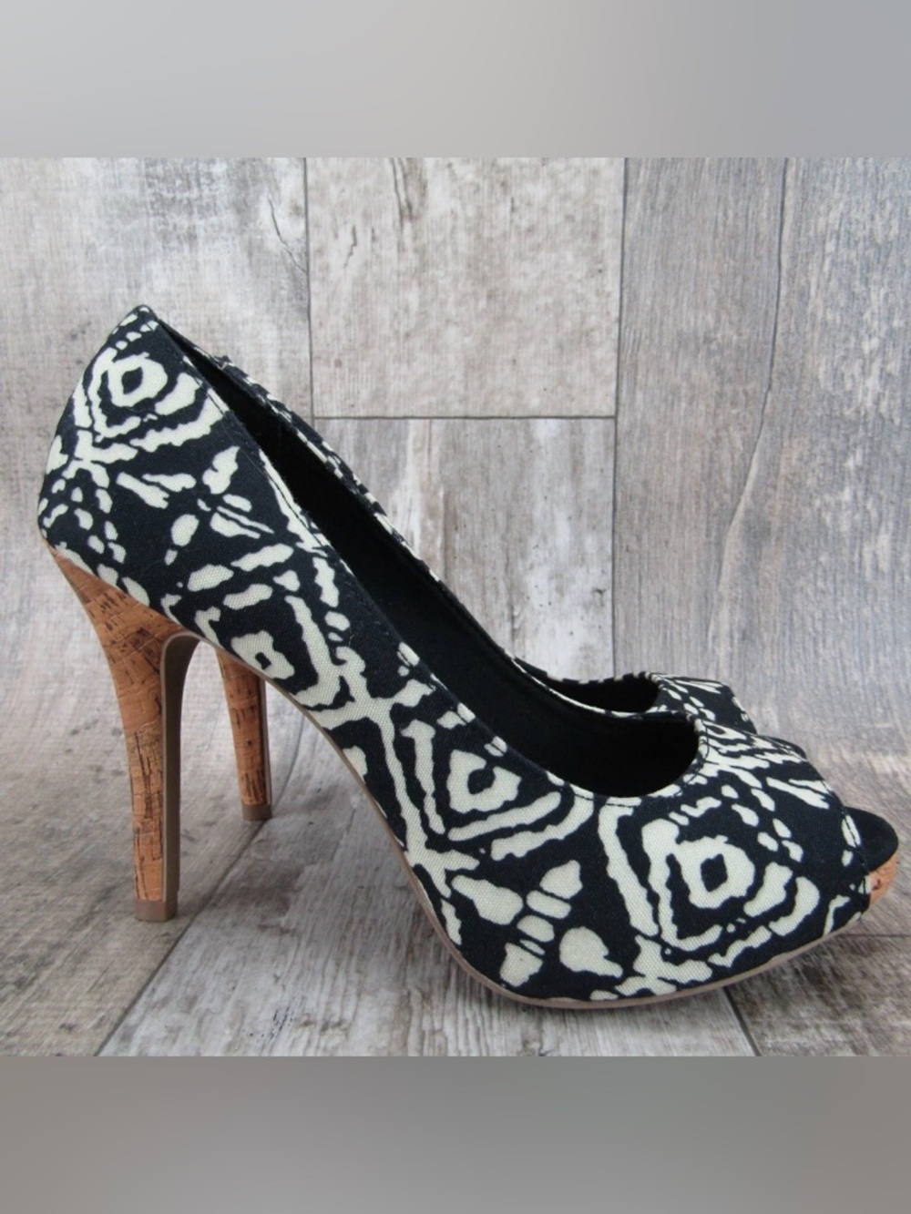 Christian Siriano Kate Stiletto Heels Peep Toe Sz 7.5Black White Cork Platform